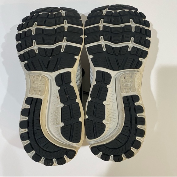 Brooks Mens Ghost Runner 12 White and Black Color way Size 8.5 - Picture 7 of 7